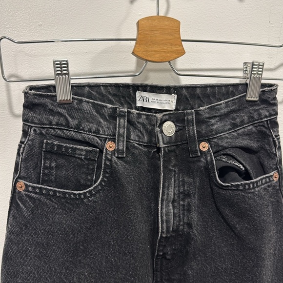 ZARA Women's Black High Waist Mom Fit Jeans - Picture 4 of 6